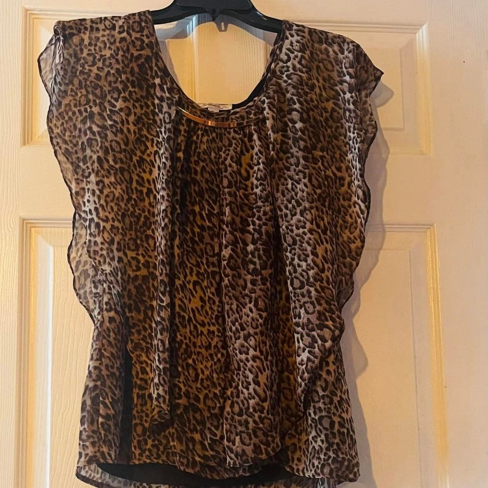 Leopard dress top!!!  size M...  from Dress Barn..  great condition.